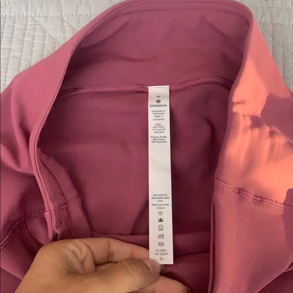 Lululemon - Picture 3 of 3
